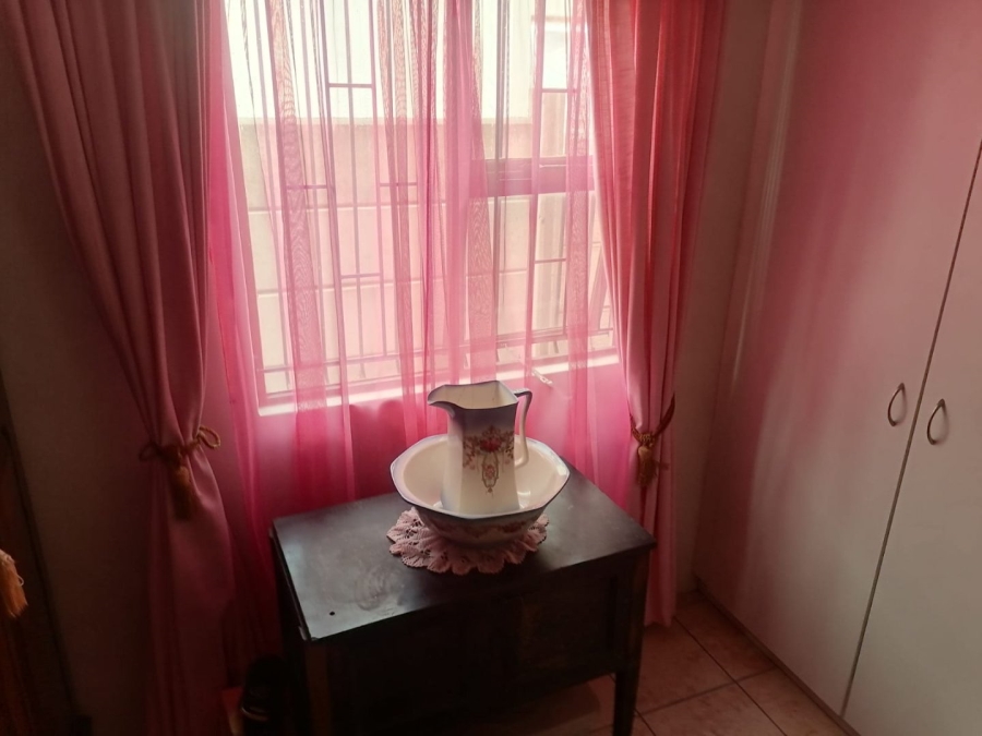  Bedroom Property for Sale in Bernadino Heights Western Cape